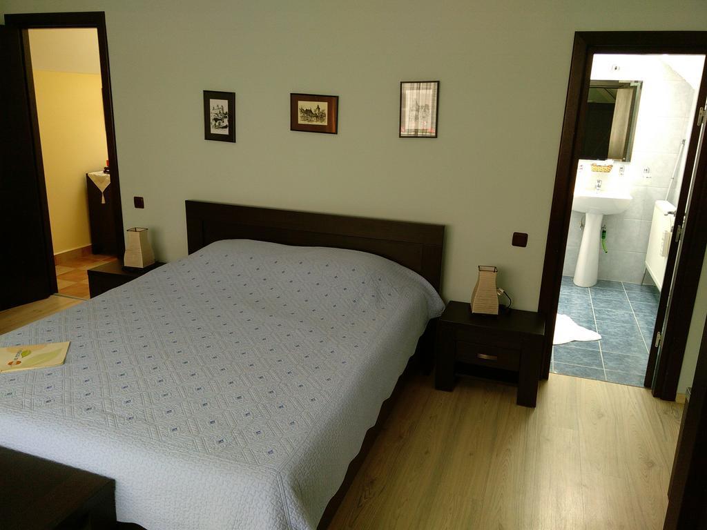 Rami House Central Double Rooms Braşov Quarto foto